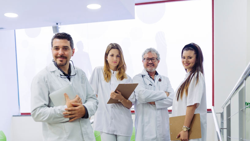 O Instituto IBDSocial explica que a tecnologia democratiza o acesso à saúde, mas ainda enfrenta desafios no Brasil.