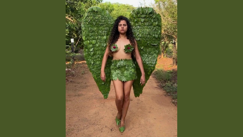 No Victoria’s Secret Rural, Alessandra Araújo encanta com um visual que mistura ousadia e sustentabilidade — projeto Non Stop.