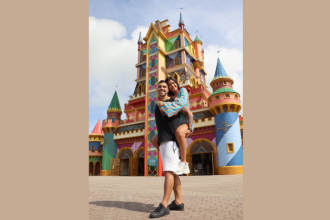 Non Stop acompanha Jaque Sobrinho e Diego em dias de pura emoção no Beto Carrero e encanto nas praias de Florianópolis. (CRÉDITOS: @eutonoparque)