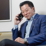 Milton Seigi Hayashi ressalta que o sucesso cirúrgico começa com a decisão responsável de quando não intervir.