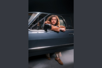 Com apoio da Non Stop, Whindersson Nunes apresenta seu álbum de estreia cheio de referências aos anos 80. (Crédito: Allison Valentim)